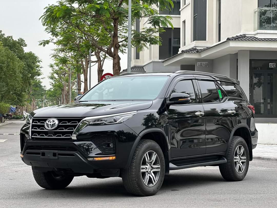 Cho thuê xe ô tô 7 chỗ - Xe Fortuner  tại Hải phòng