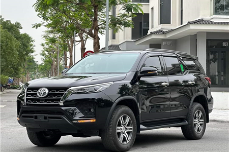 Cho thuê xe ô tô 7 chỗ - Xe Fortuner tại Hải phòng